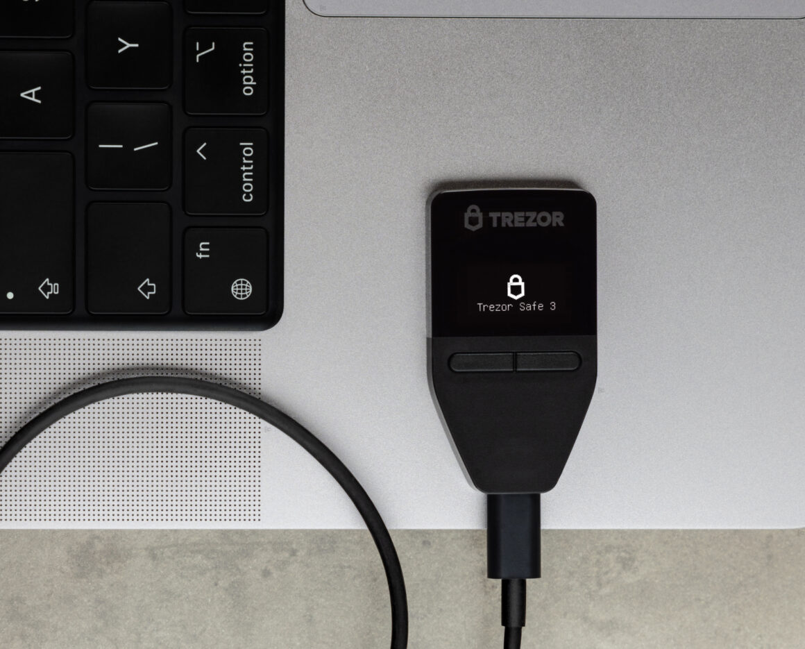 trezor-safe-3-black-pic04